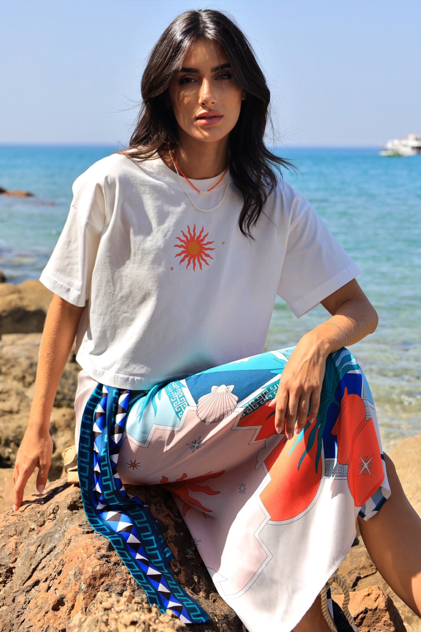 SOL I CROPPED WHITE T-SHIRT